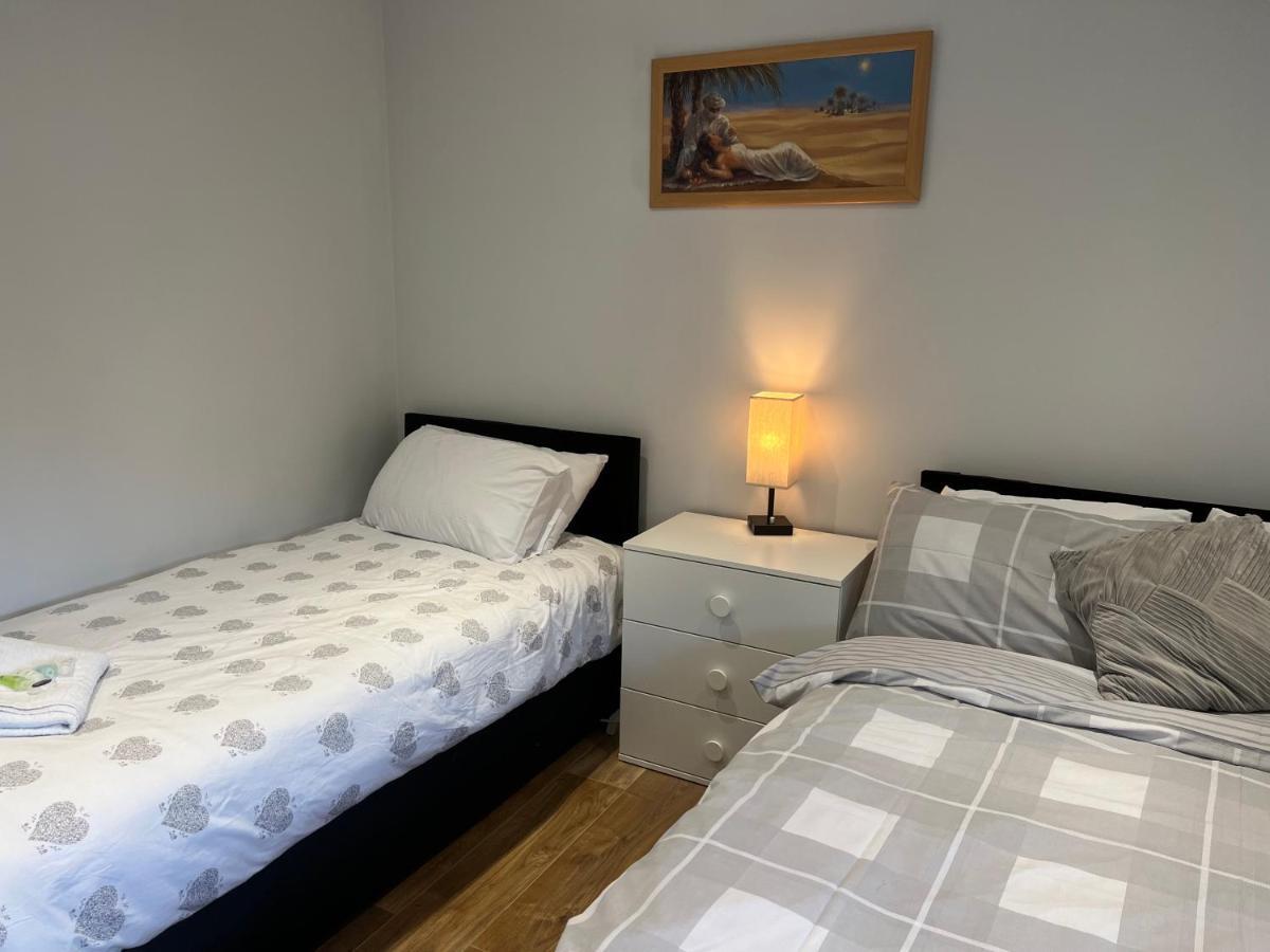 The Grande Residence - Close To Central London & Next To Northfield Tube Station Hanwell Εξωτερικό φωτογραφία